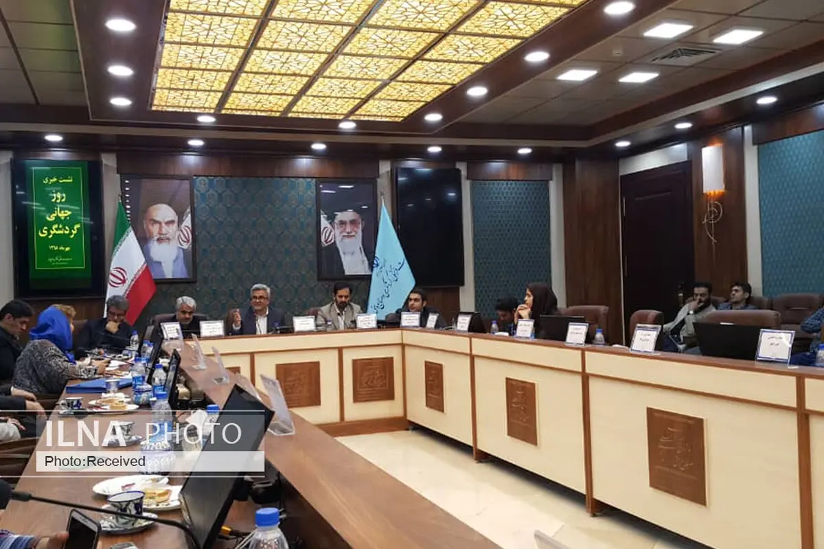 ۱۷ سال است که نقشه توسعه گردشگری نداریم/گردشگران خارجی برای سفر به ایران تردید دارند/ اجازه ساخت دستشویی را هم نداریم/ صنعت گردشگری ترسو است