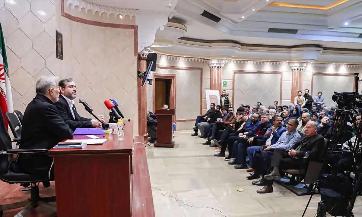 واکاوی ریشه‌های اقتصادی اعتراضات اخیر/ قیمت ارز آزاد ساختگی است/ مزد امسال را دریابیم