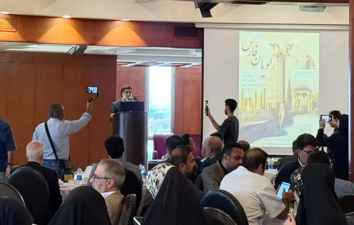 پلتفرم گردشگری فارس برای معرفی مسیرها و جاذبه‌های استان رونمایی شد