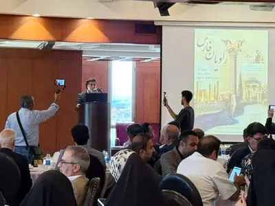 پلتفرم گردشگری فارس برای معرفی مسیرها و جاذبه‌های استان رونمایی شد