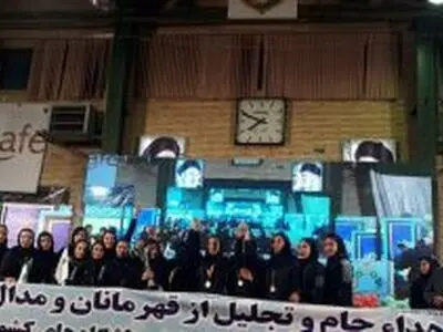 به میزبانی ذوب آهن؛ کاپ قهرمانی والیبال بانوان اهدا شد