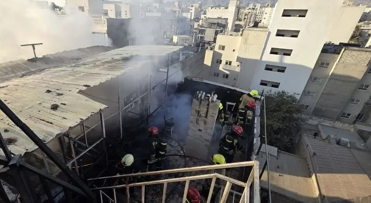 هتلی چهار طبقه در مشهد دچار آتش‌سوزی شد