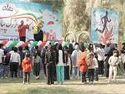 همایش بزرگ پیاده‌روی خانوادگی  شرکت پتروشیمی فن آوران  جمعه ۷ آذرماه در پارک ارم بندرماهشهر برگزار شد. 