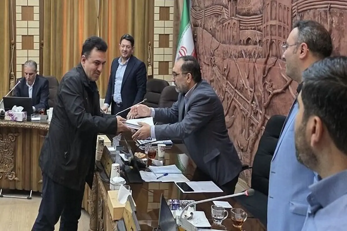 تفریغ بودجه شهرداری در سال ۱۴۰۳ توسط شهردار تبریز تقدیم شورای شهر شد