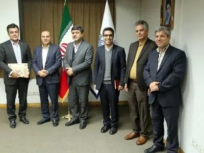  تقدیر از پژوهشگر برتر بانک سپه در مراسم هفته پژوهش نظام بانکی کشور