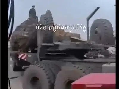 گزارش ها از حمله ناگهانی و گسترده تایلند به کامبوج خبر می دهند + فیلم