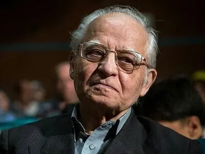 حسین دهلوی اهل مافیا و چاپلوسی نبود/ دهلوی هنرستان موسیقی ملی را دگرگون کرد