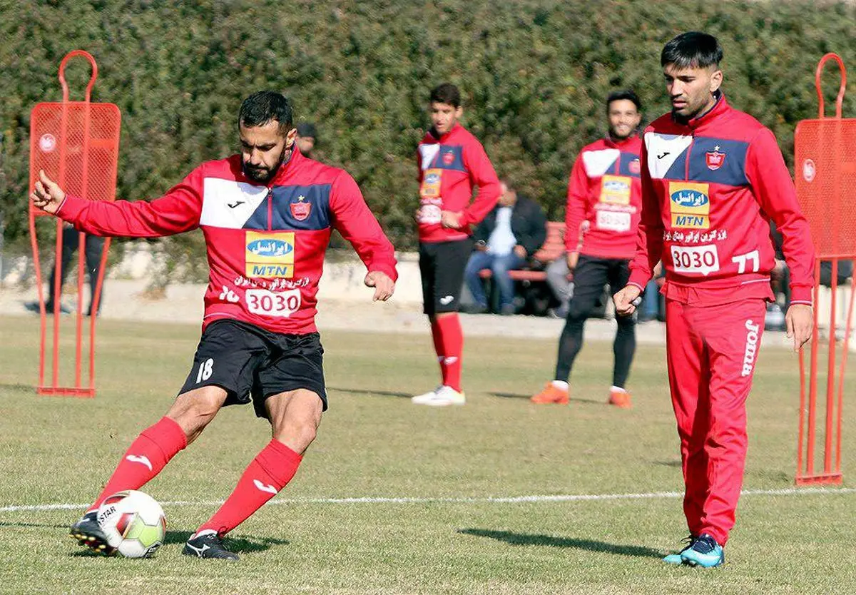 دوری شش ماهه بازیکن جنجالی/ هافبک پرسپولیس رباط پاره کرد (عکس)