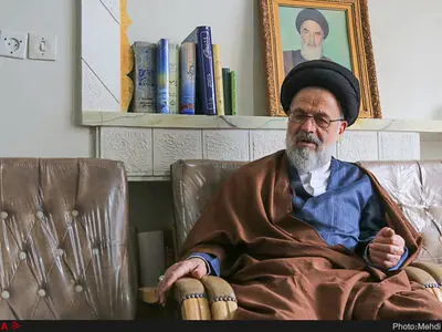 تریبون نماز جمعه تابلوی تمام عیار اهداف هاشمی بود/ هاشمی در خطبه‌های خود دائما ملاحظه منافع مردم را داشت