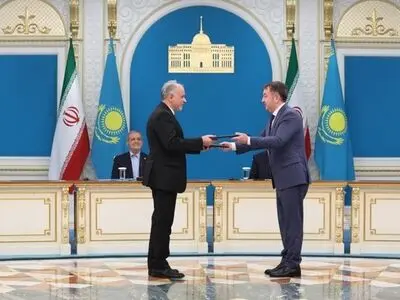 وزرای دادگستری ایران و قزاقستان تفاهم‌نامه همکاری امضا کردند
