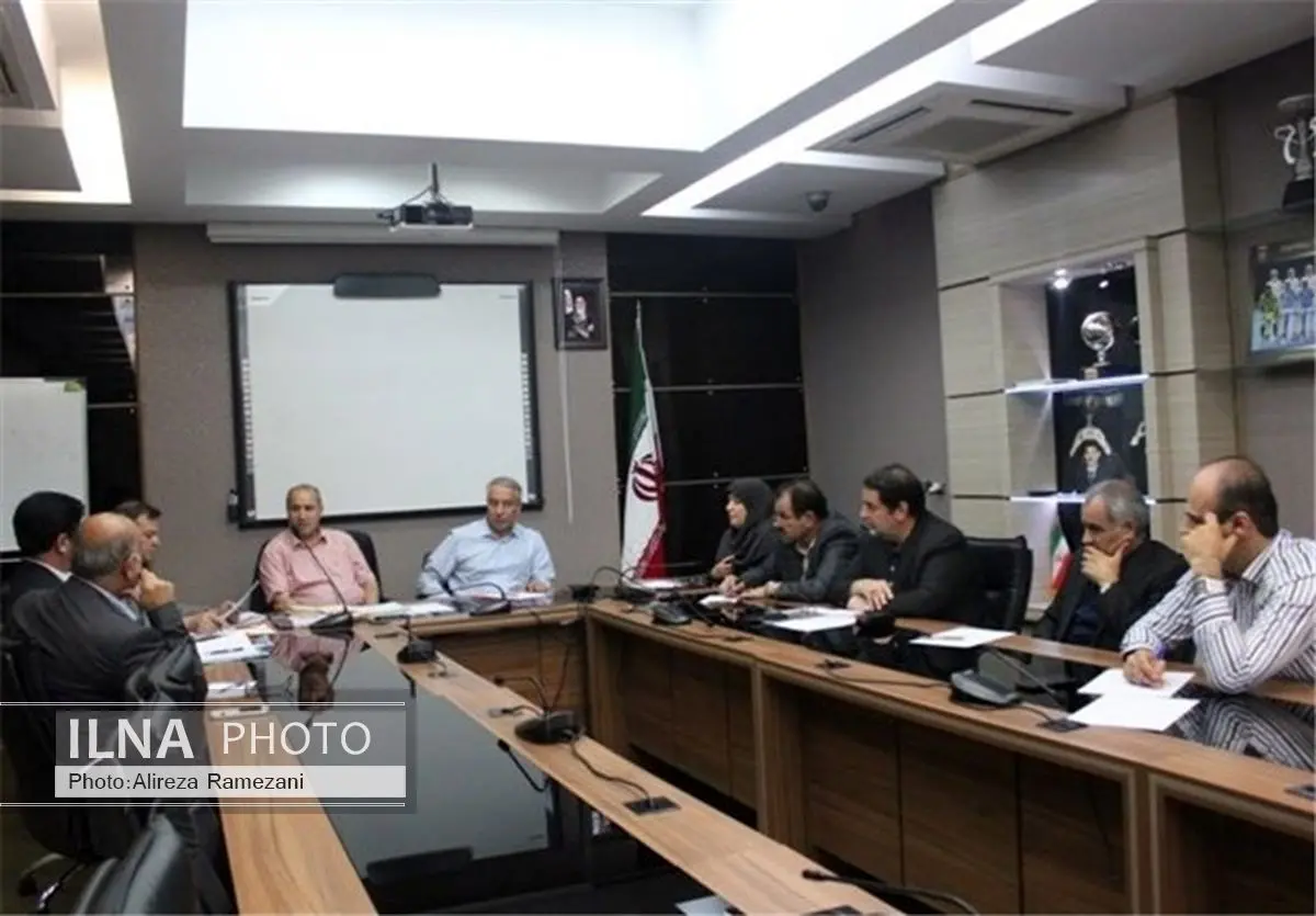 حکم تاج برای بهاروند و طالقانی