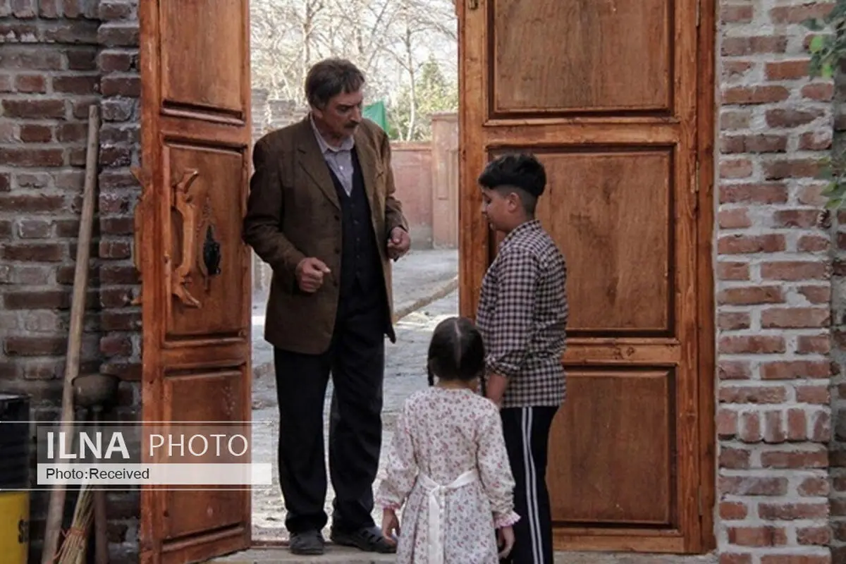 باید به منافع ملی فکر کنیم ولی آزادی داشته باشیم