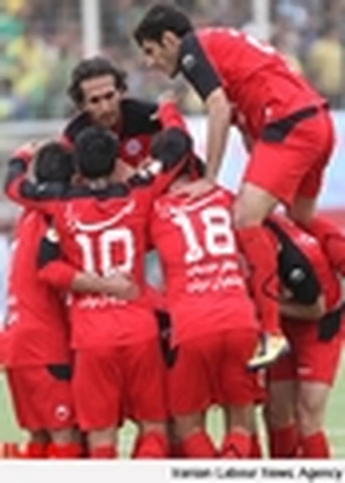 بازیکنان پرسپولیس حق مصاحبه ندارند / فقط کاپیتان‌ها مجوز گرفتند