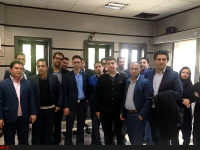 کارکنان موسسه ثامن الحجج در استانداری  فارس تجمع کردند