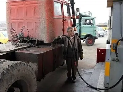 تأمین ۳۵۵ هزار لیتر سوخت برای پروژه‌های  راه و شهرسازی چهارمحال و بختیاری