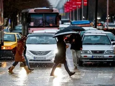 ترافیک سنگین و پرحجم به دلیل بارندگی در بزرگراه‌های مشهد