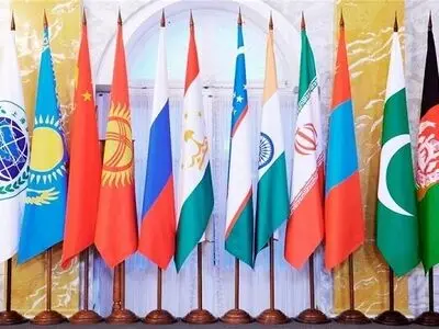 در حال تدوین نقشه راه برای دلارزدایی هستیم