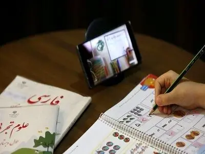 واکنش به خبر حذف شبکه شاد توسط ۳۰۰ هزار معلم/ مدارس غیردولتی در صورت تمایل از شاد استفاده می‌کنند