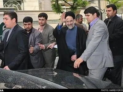 می‌خواستم‌ خاتمی را با خودم «منفجر» کنم / هاشمی‌رفسنجانی را «نماد اُمویت» دوران جدید می‌دانستم