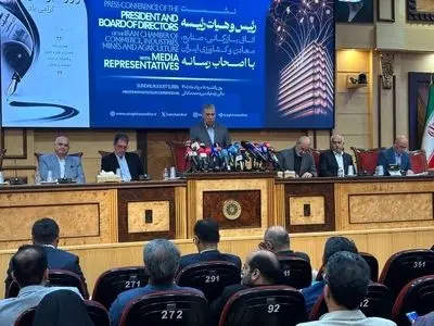 دیپلماسی اقتصادی در کنار دیپلماسی سیاسی تداوم دارد/ اعزام ۳۰ هیات تجاری به کشورهای مختلف ازسوی اتاق ایران