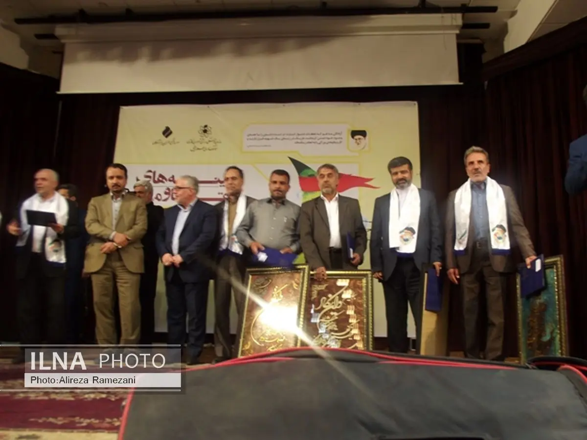 سیمای آزادگان بر «آیینه‌های مقاومت»کاشان نقش بست