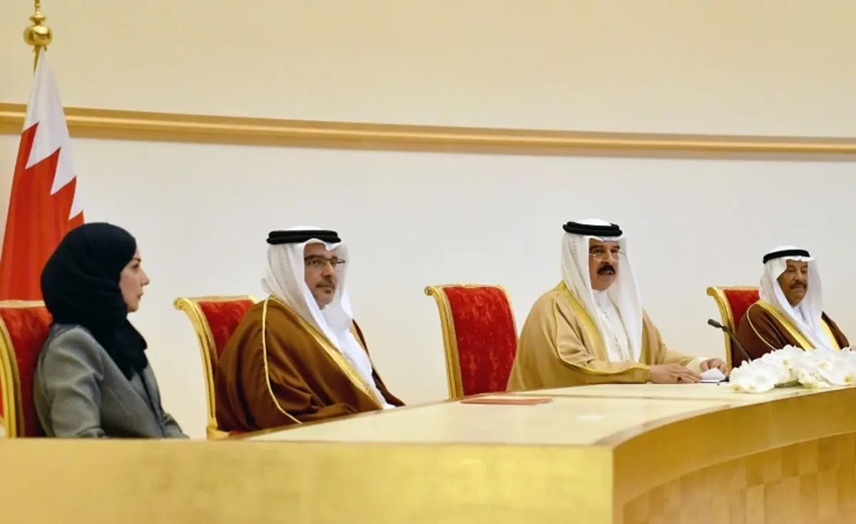 آغاز جلسه دوم دور پنجم قانونگذاری پارلمان بحرین با حضور پادشاه 
