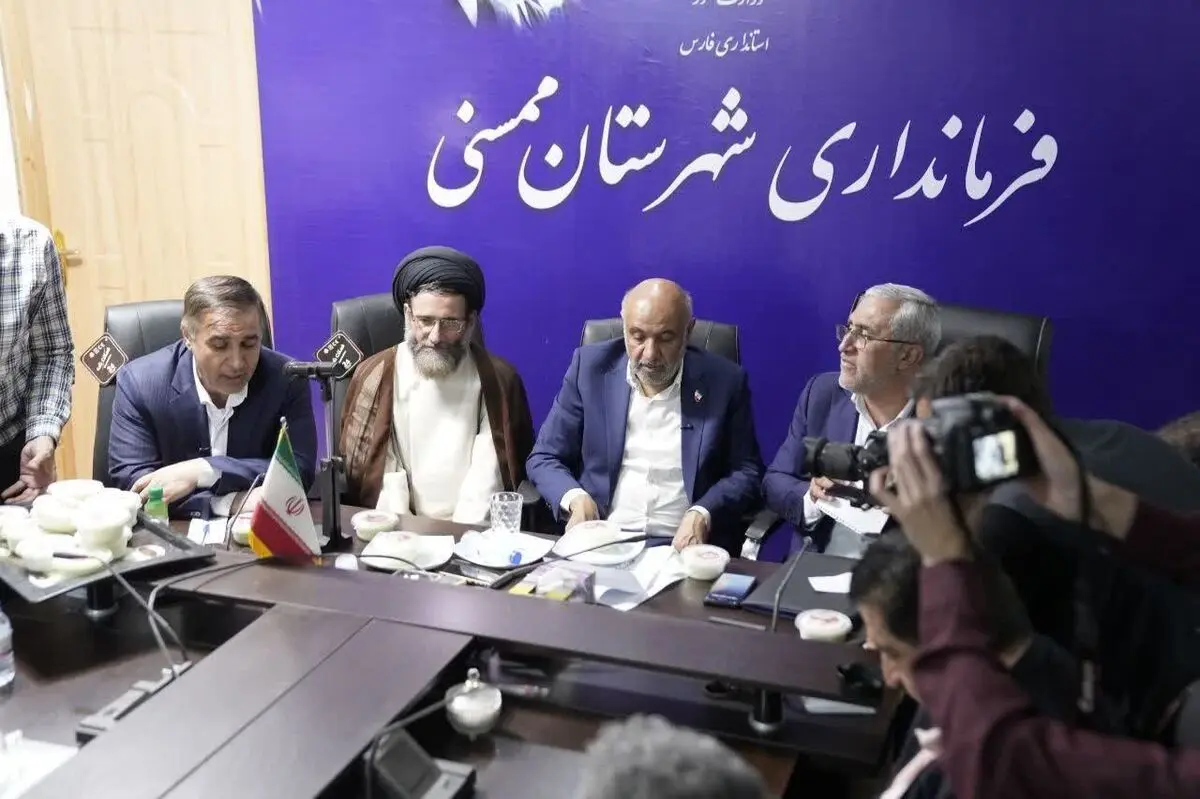 ظرفیت‌های سرمایه‌گذاری ممسنی و رستم به‌طور ویژه پیگیری شود