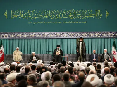 دیدار جمعی از مردم، مسئولان و مهمانان کنفرانس وحدت اسلامی با مقام معظم رهبری
