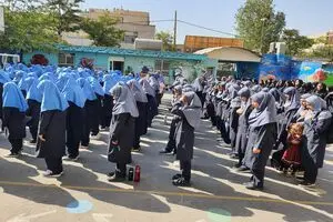 زنگ مهر رضوی در مدارس منطقه ۴ طنین‌انداز شد