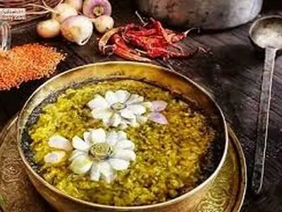 آش شلغم کاسه ای گرم برای هوای برفی