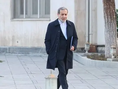 عراقچی به الجزایر می‌رود
