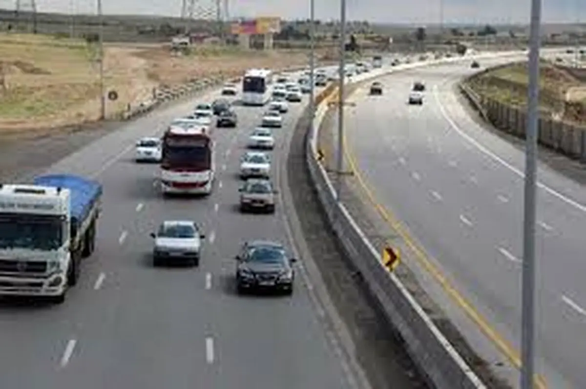 لغو فعالیت ۳۲ راننده متخلف و یک شرکت حمل و نقل کالا در کرمانشاه