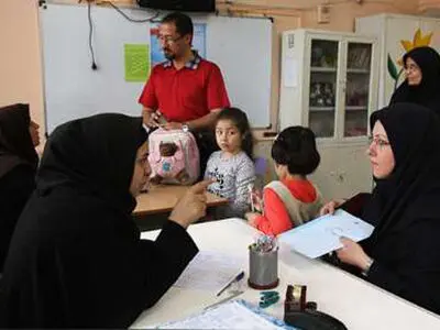 در مدارس دولتی به جز مدارس خاص، چیزی به نام شهریه نداریم
