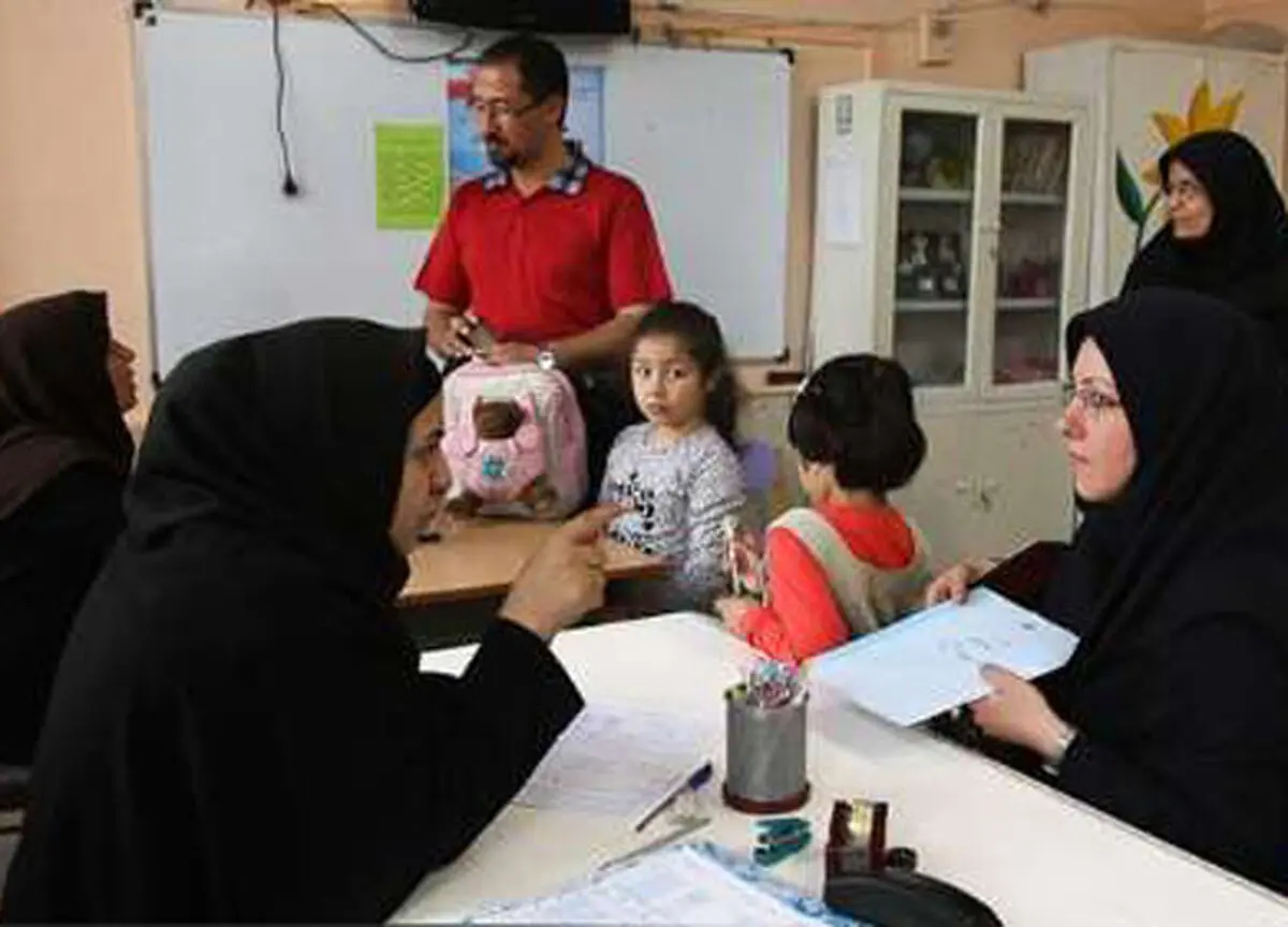 در مدارس دولتی به جز مدارس خاص، چیزی به نام شهریه نداریم