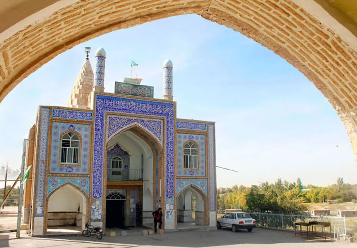 فعالیت عمرانی در حریم قبرستان امامزاده رودبند دزفول / اقدام شهرداری قانونی نیست/ سکوت مراجع قضایی