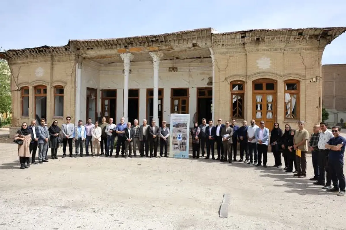 زنجیره انسانی حمایت از میراث فرهنگی در شیراز تشکیل شد