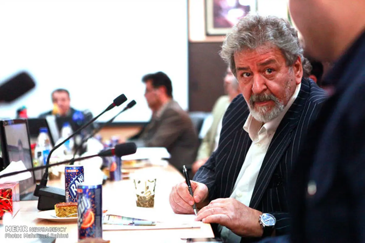 صدا و سیما دیگر نمی‌تواند حق پخش را پرداخت نکند