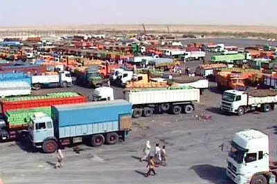 باوجود محاصره بنادر افت شدیدی در تجارت نداشتیم/ دلیل تشکیل صف کامیون در برخی مرزها 