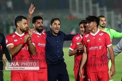 دیدار تیمهای فوتبال پرسپولیس تهران و ذوب آهن اصفهان