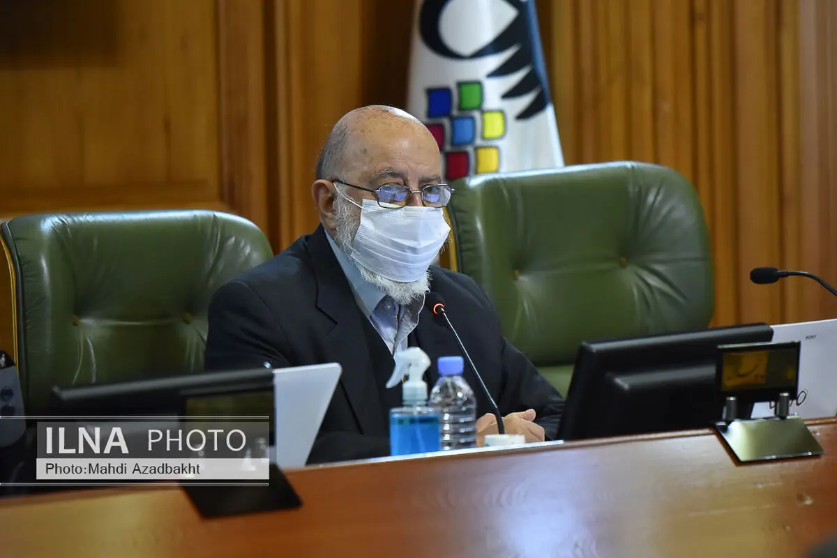 ضرورت بازسازی ۴۰۰ واگن مترو/ لزوم تامین حداقل ۴ هزار اتوبوس جدید برای تهران 