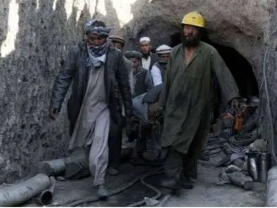 ریزش آوار معدن شن و ماسه در افغانستان/ مرگ و مصدومیت دو کارگر