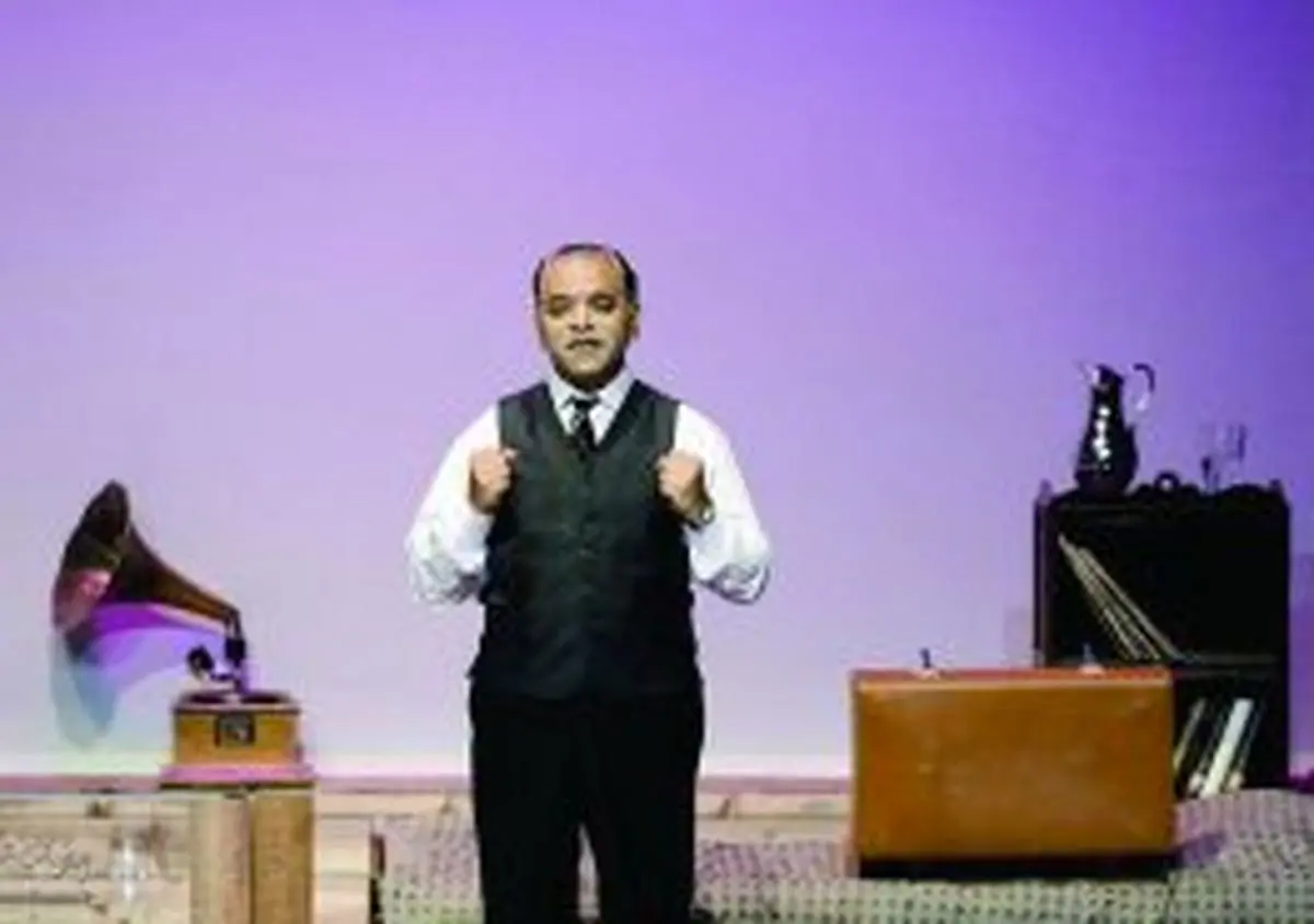 تئاتر باید با اقتصاد همسو باشد