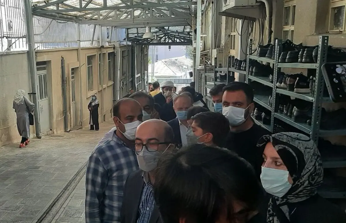 علی اعطا در حسینیه جماران رای داد