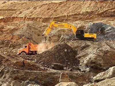 برداشت غیرقانونی طلا از روستای «اندریان»/ هر کیلو 400 هزارتومان