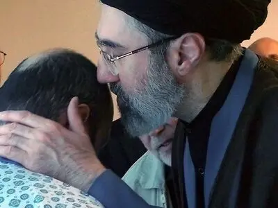 عیادت فرزندان رهبر انقلاب از مجروحان لبنانی
