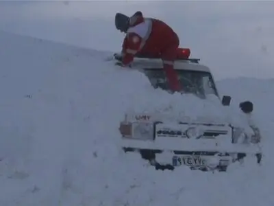 گرفتار شدن ۸ خودرو در گردنه چری شهرستان کوهرنگ