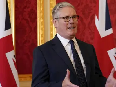 استارمر تصمیمی برای استعفا ندارد