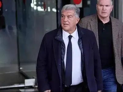 لاپورتا از سمتش استعفا داد