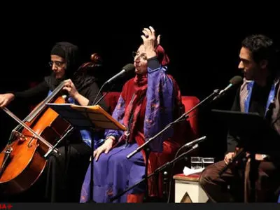 اجرای اشعار فرخزاد، بهبهانی و مولانا در کنسرت «راز مانا»