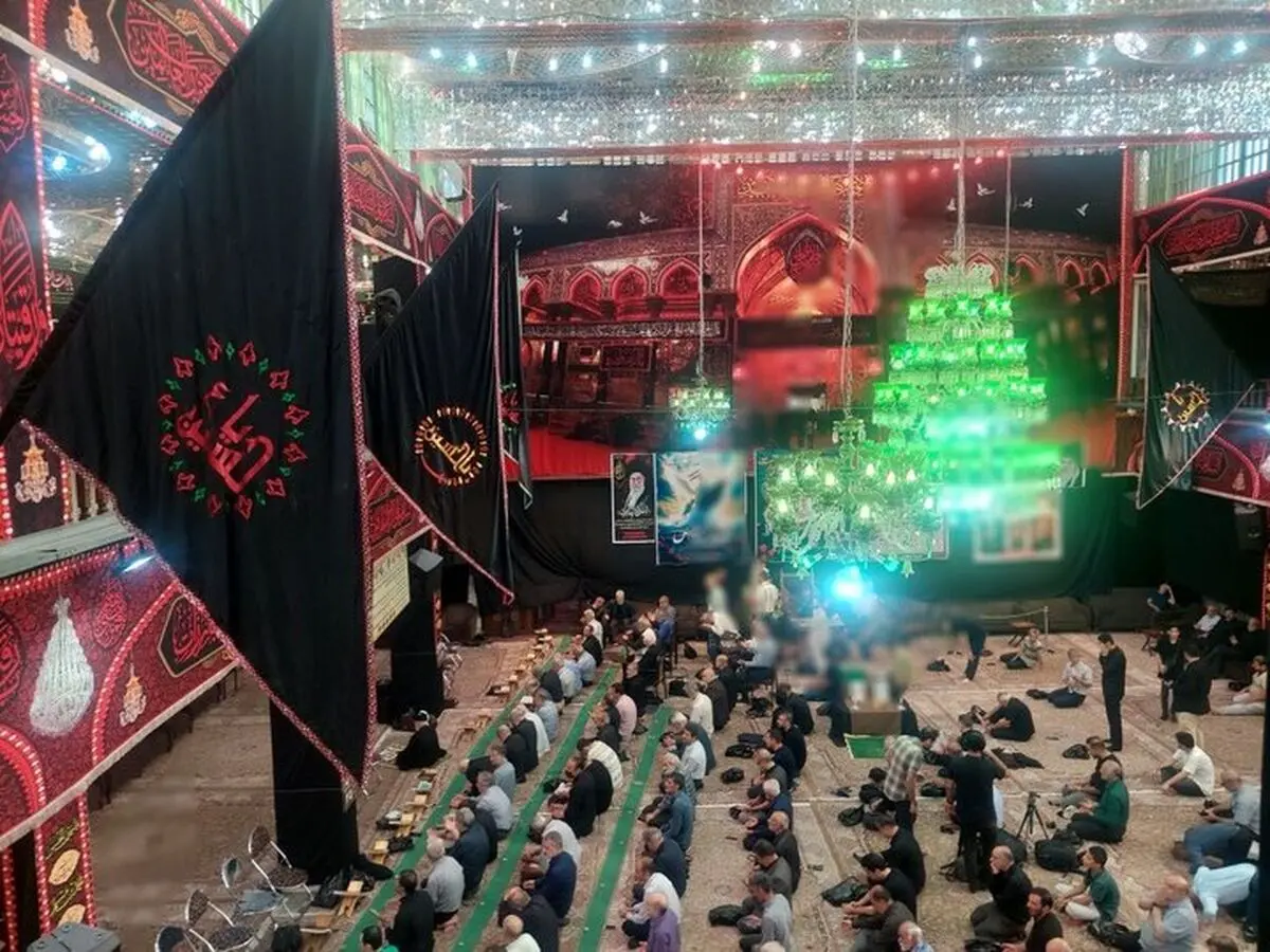 برگزاری مراسم بزرگداشت رهبر شهید انقلاب در حسینیه کربلایی‌ها